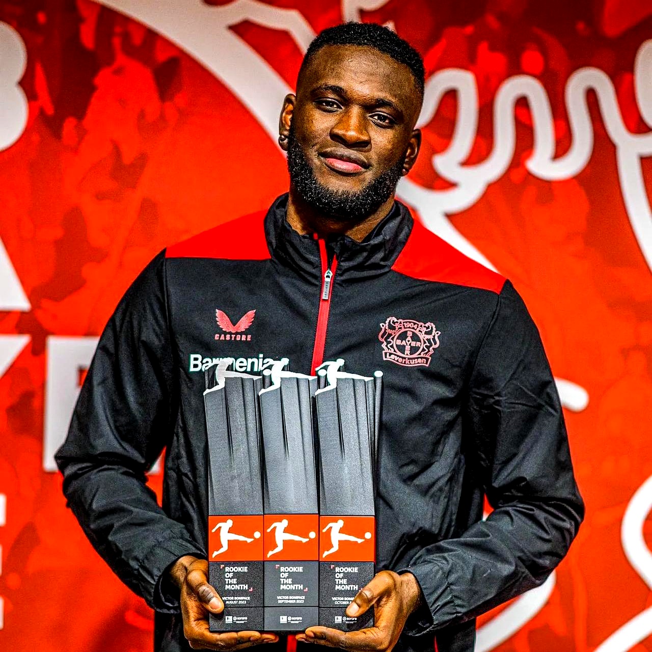 西汉姆迎欧冠关键赛，转会期强势反弹，更衣室稳定，年轻球员得到机会的简单介绍